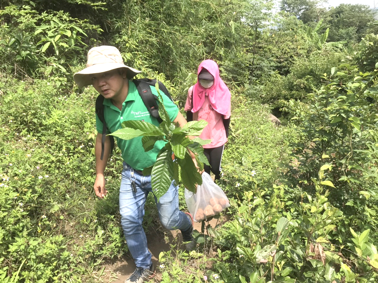 Hạt bom giống được mang theo trong những chuyến trekking 